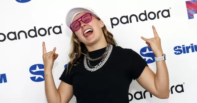 From Mirror Rooms to Roundhouse Kicks: JoJo Siwa's Epic Showdown with 'Exes'